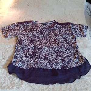 Simply Vera Vera Wang L rayon spandex top with sheer poly trim and breast pocket